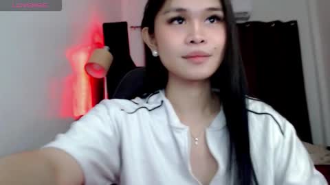 your girlfriend mira online show from September 20, 2025, 11:33 am