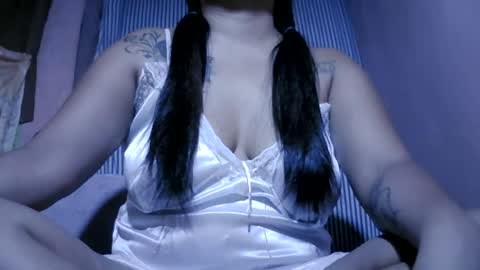 Snapshot of naughtymom_33 chatting on July 21, 2026, 2:08 pm naughtymom_33 online show from July 21, 2026, 2:08 pm