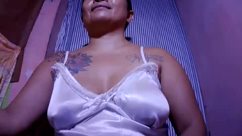 Snapshot of naughtymom_33 chatting on August 2, 2026, 5:50 am naughtymom_33 online show from August 2, 2026, 5:50 am