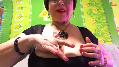OldKinkyMILF online show from February 3, 2025, 5:51 am