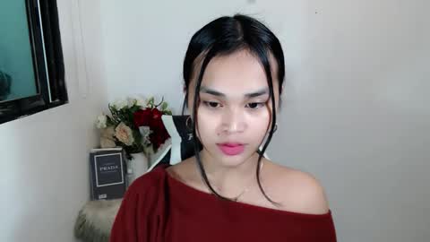 Snapshot of naughtymuse_ chatting on April 29, 2026, 12:20 pm ELISE online show from April 29, 2026, 12:20 pm