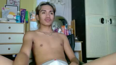 naughtyperfectasian4u online show from April 3, 2026, 8:29 pm