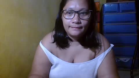 Snapshot of naughtypinay08 chatting on October 22, 2025, 8:08 pm juls online show from October 22, 2025, 8:08 pm