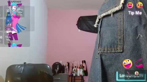 naughtyplayass online show from December 18, 2024, 6:35 pm