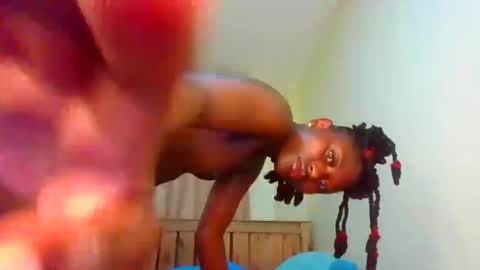 naughtyqueen12 online show from October 17, 2025, 1:42 am