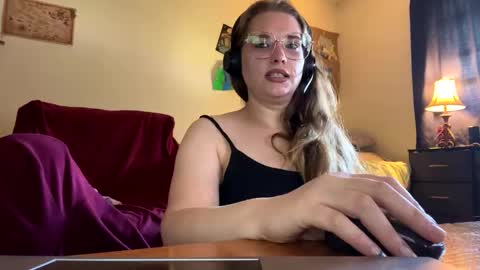 Snapshot of naughtyred25 chatting on October 20, 2025, 4:07 pm naughtyred23 online show from October 20, 2025, 4:07 pm