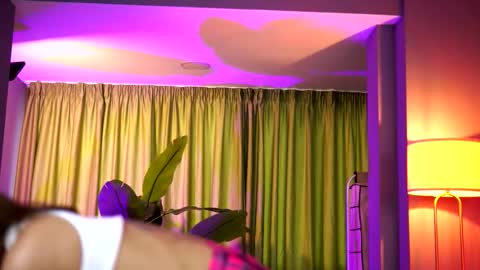 Chloe online show from March 12, 2026, 4:51 am