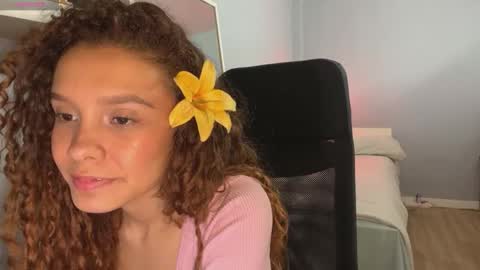 Arantxa online show from December 19, 2025, 4:25 pm