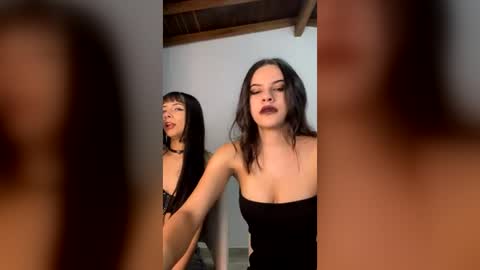 Snapshot of naugthy_cameron chatting on July 2, 2026, 2:33 am Luisa online show from July 2, 2026, 2:33 am