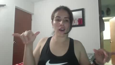 Snapshot of naugthymilf23 chatting on January 21, 2025, 2:11 am keyra online show from January 21, 2025, 2:11 am