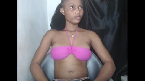 nautyslimfit online show from December 5, 2024, 1:17 pm