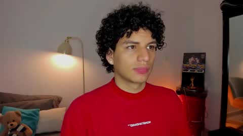 Natan online show from December 17, 2025, 1:22 am