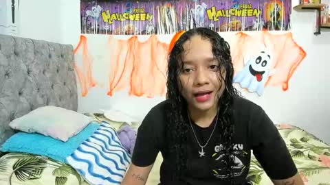 nay_and_aleja online show from October 25, 2025, 3:03 am