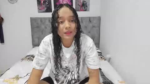 Snapshot of nay_and_aleja chatting on February 19, 2026, 3:24 am nay_and_aleja online show from February 19, 2026, 3:24 am