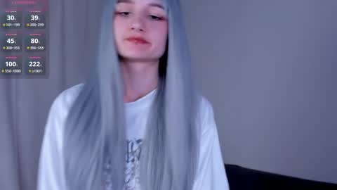 Kira online show from April 5, 2026, 7:00 pm