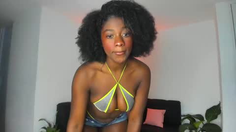 Snapshot of nayah_williams chatting on December 18, 2024, 4:42 am Nayah Williams - OnlyFans online show from December 18, 2024, 4:42 am