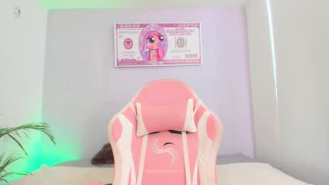 Snapshot of nayah_williams chatting on January 23, 2025, 12:41 pm Nayah Williams - OnlyFans online show from January 23, 2025, 12:41 pm