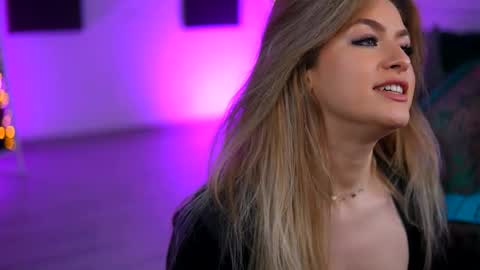 Naya online show from March 17, 2026, 8:23 pm