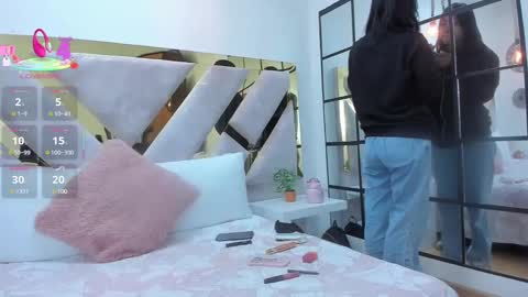 Snapshot of nayara_macherano chatting on March 5, 2025, 9:05 am nayara_macherano online show from March 5, 2025, 9:05 am