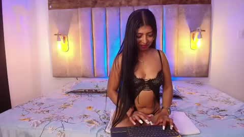NAYARA  online show from August 6, 2026, 3:25 pm