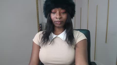 Nayaris 3 online show from May 5, 2026, 4:04 pm