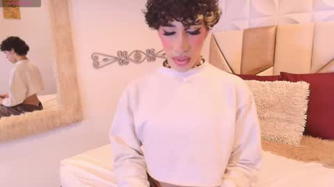 Nayla  online show from January 11, 2026, 1:38 pm