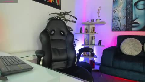 Snapshot of nebetcolin chatting on September 20, 2025, 11:44 am Hellen online show from September 20, 2025, 11:44 am