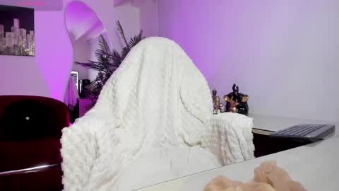 Snapshot of nebetcolin chatting on September 22, 2025, 7:16 pm Hellen online show from September 22, 2025, 7:16 pm