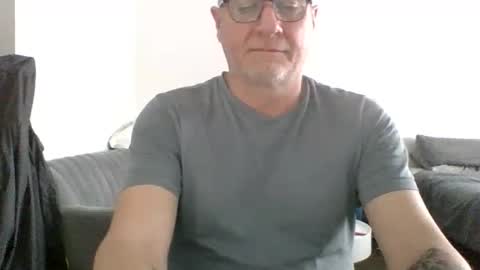 neckdown12 online show from September 26, 2025, 9:52 pm