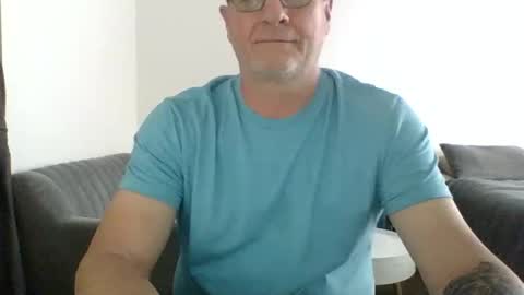 neckdown12 online show from November 7, 2025, 8:20 pm