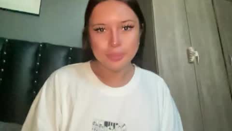 karla online show from April 23, 2026, 1:51 am