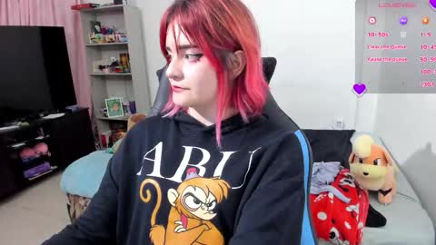 Geek Nicole    im Neeko UwU online show from October 6, 2025, 12:08 am