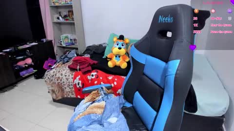 Geek Nicole    im Neeko UwU online show from November 10, 2025, 8:08 pm