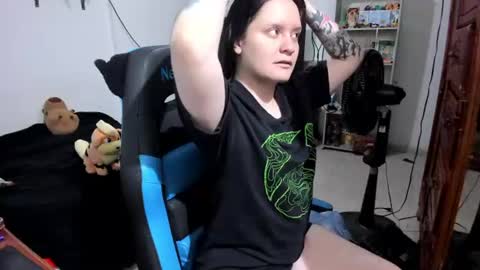 Snapshot of neeko_lol_ chatting on June 11, 2026, 12:03 pm Geek Nicole im Neeko UwU online show from June 11, 2026, 12:03 pm