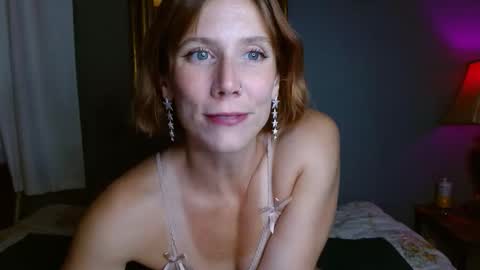 JenniferJen online show from May 6, 2026, 11:32 pm