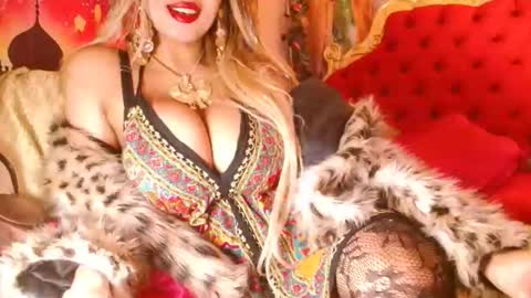 nefertari8 online show from June 11, 2026, 3:15 am