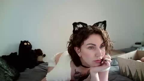 nefertiti_queen online show from November 15, 2025, 8:38 pm