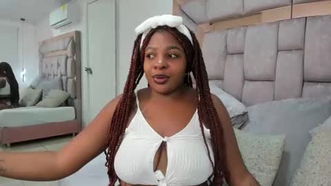 nefferetcharlotte online show from January 12, 2026, 2:44 pm