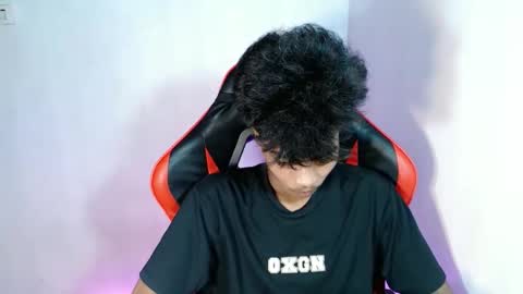 neil_asian69 online show from November 2, 2025, 10:39 am