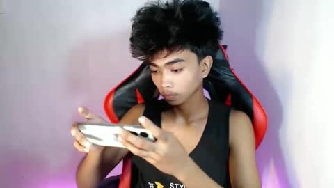 neil_asian69 online show from November 3, 2025, 3:13 pm