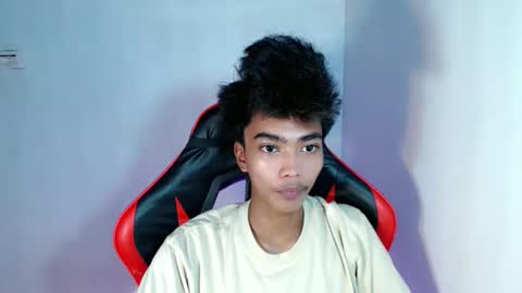 neil_asian69 online show from November 4, 2025, 3:55 pm