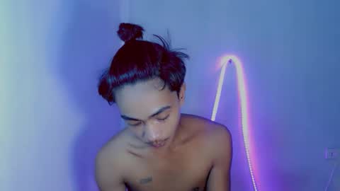 neil_asian69 online show from November 6, 2025, 9:54 am