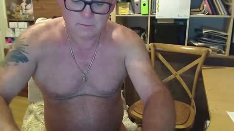 Snapshot of nekkminuttnekkminutt chatting on December 13, 2024, 3:54 pm NECK online show from December 13, 2024, 3:54 pm