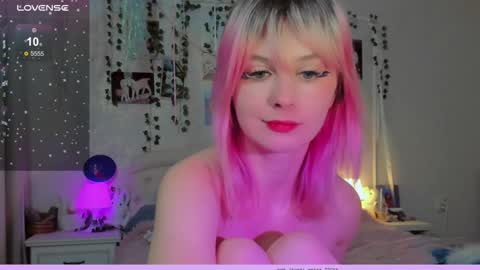 neko_kitsune online show from December 3, 2024, 5:01 pm