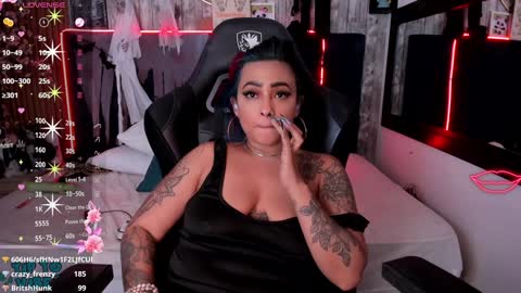 Snapshot of nekomisaki chatting on December 4, 2024, 9:57 pm Miah online show from December 4, 2024, 9:57 pm