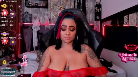 Snapshot of nekomisaki chatting on December 12, 2024, 3:59 pm Miah online show from December 12, 2024, 3:59 pm