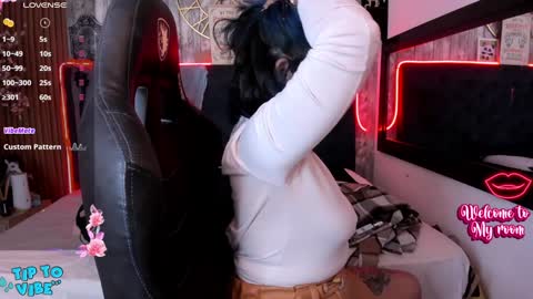 Snapshot of nekomisaki chatting on December 20, 2024, 11:32 am Miah online show from December 20, 2024, 11:32 am