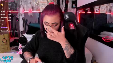 Snapshot of nekomisaki chatting on January 3, 2025, 12:19 pm Miah online show from January 3, 2025, 12:19 pm