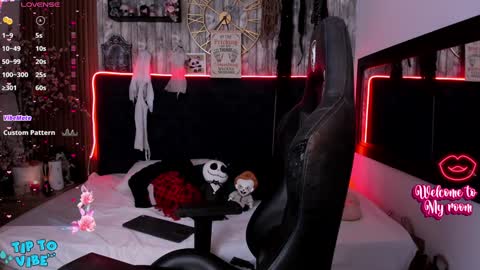 Snapshot of nekomisaki chatting on January 13, 2025, 12:13 pm Miah online show from January 13, 2025, 12:13 pm