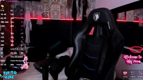 Snapshot of nekomisaki chatting on January 16, 2025, 12:20 pm Miah online show from January 16, 2025, 12:20 pm